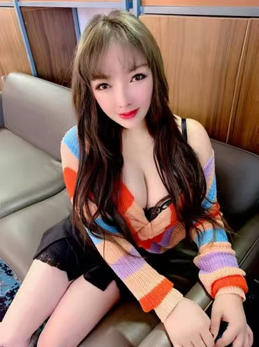 性价比的大胸妹